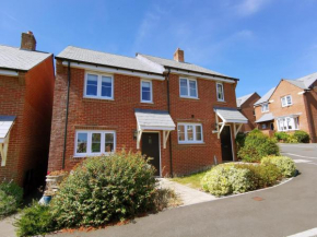 2 bedroom house with free parking
